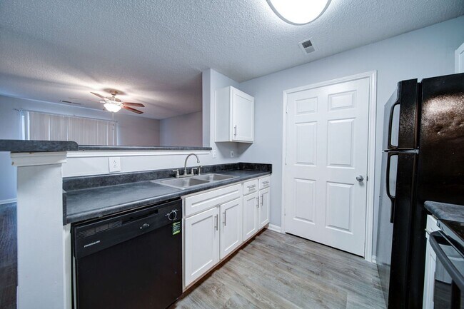 Foto del edificio - 500 Chapman Pointe Cir