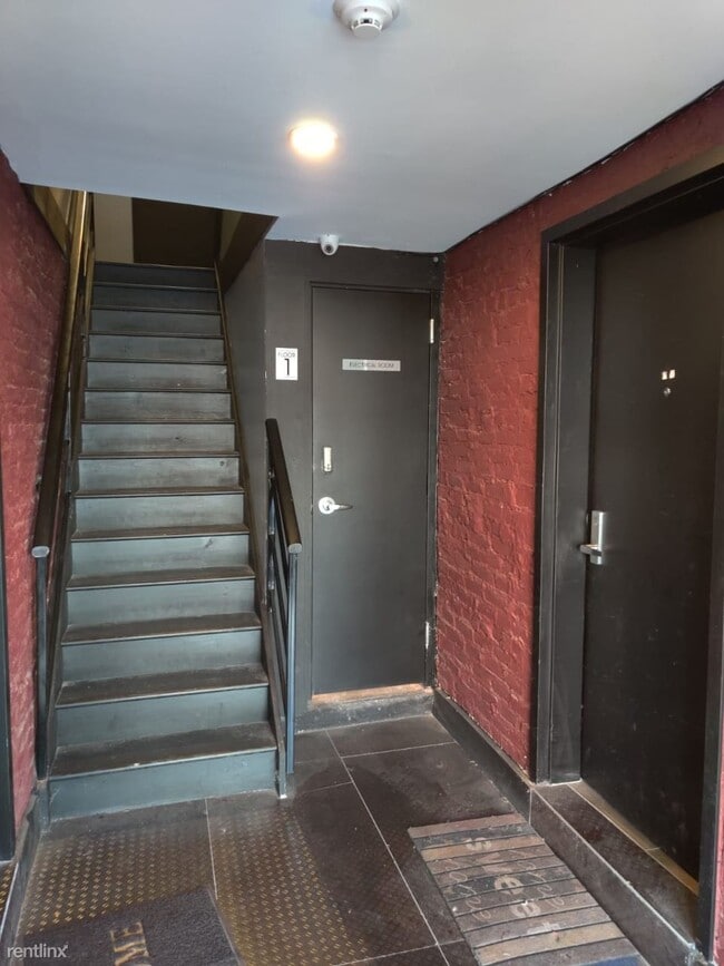 Building Photo - 2 br, 1 bath Apartment - 739 Garfield Ave
