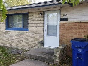 Building Photo - 2219 S Water St