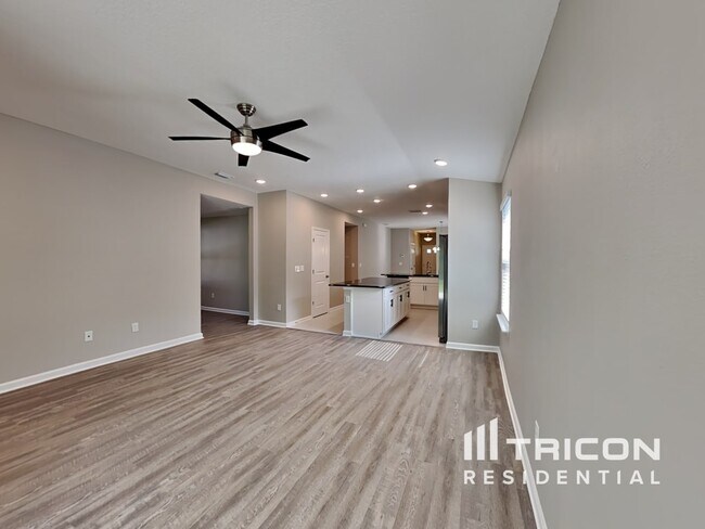 Foto del edificio - 470 Chandler Dr