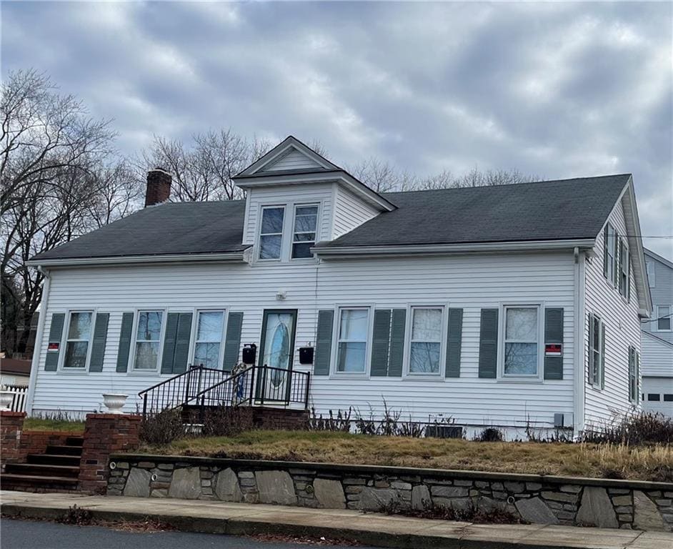 14 Border St, West Warwick, RI 02893 Room for Rent in West Warwick