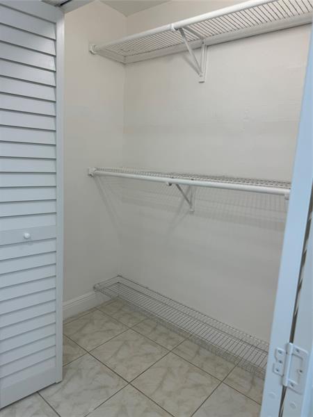 Foto del edificio - 18001 NW 44th Ave