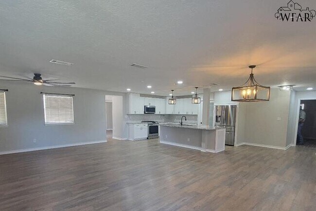 Foto del edificio - 4444 Phillips Dr