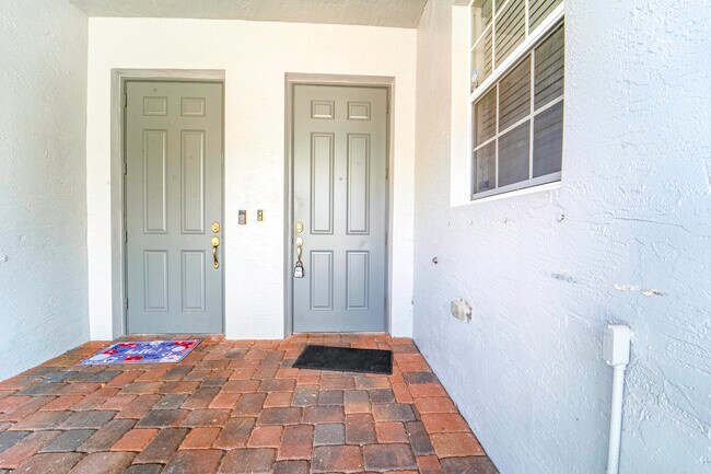 Building Photo - 2177 SW Cape Cod Dr