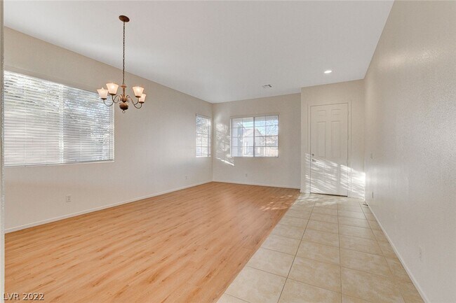 Foto del edificio - 9319 Avon Park Ave