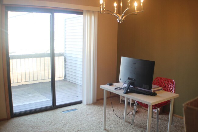 Foto del edificio - 28 Elton Ridge Ct NW