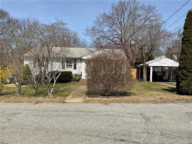 Building Photo - 132 Country Dr