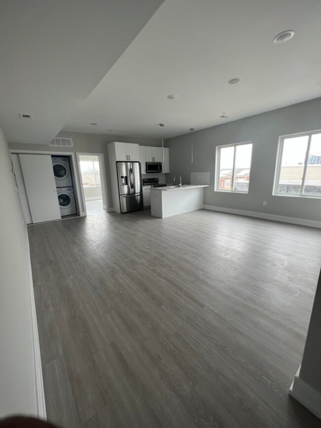Foto del edificio - 649 N 35th St