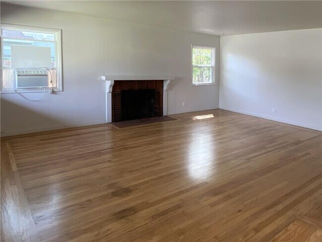 Photo - 2581 Buena Vista Ave House