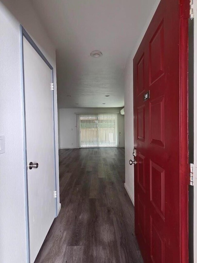 Foto del edificio - 2201 Monroe St