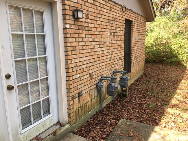 Foto del edificio - 3108 Zachry Ave