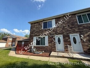Building Photo - 280 Paddock Cir