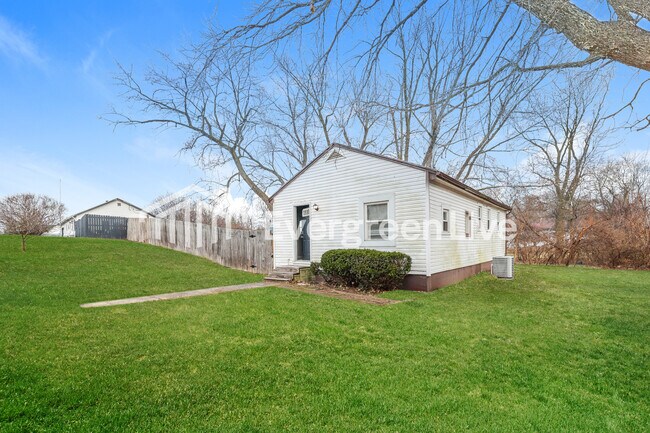 Building Photo - 4555 Oakdell Ave