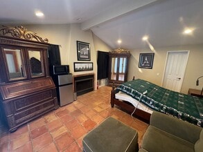 Building Photo - 10610 Quail Canyon Rd