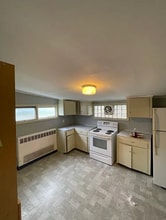 Building Photo - 35 Cherry St