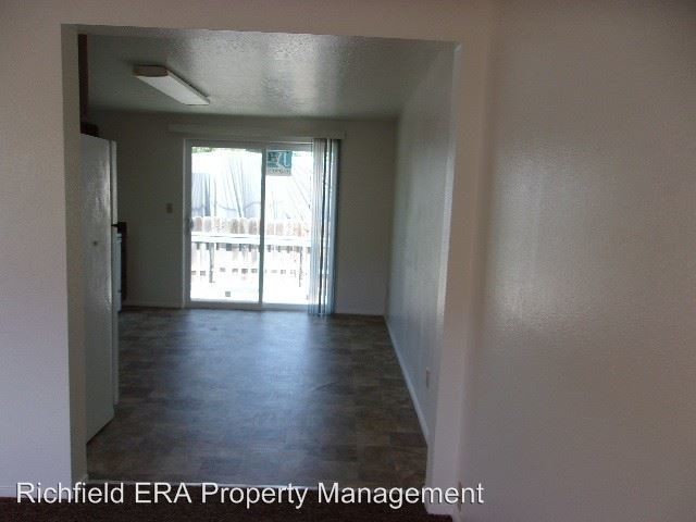 Building Photo - 350 S 400 W