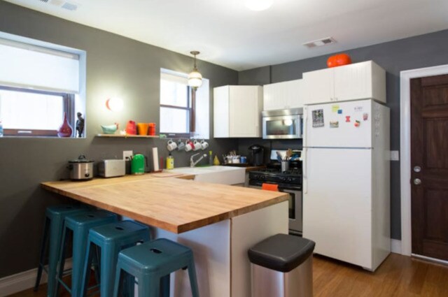 Building Photo - 1751 W Augusta Blvd