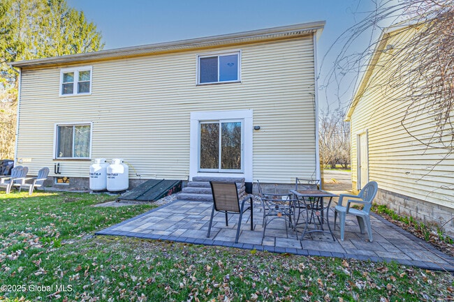 Building Photo - 650 Malta Ave