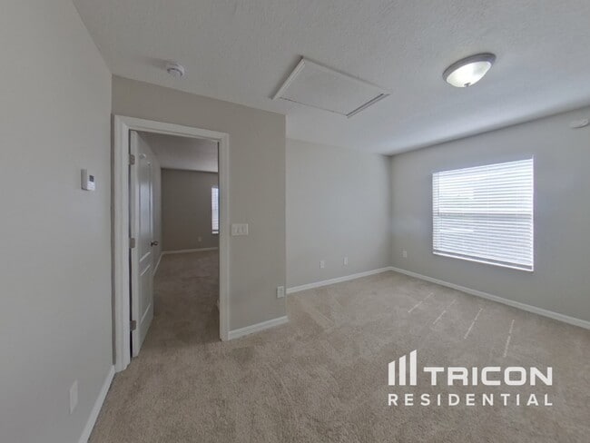 Building Photo - 2036 Portcastle Cir
