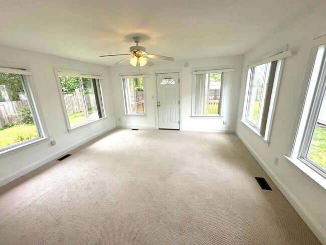 Building Photo - 1202 Roberts Rd, Newport News, Va, 23606