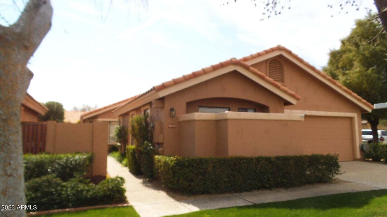 Primary Photo - 9549 E Windrose Dr