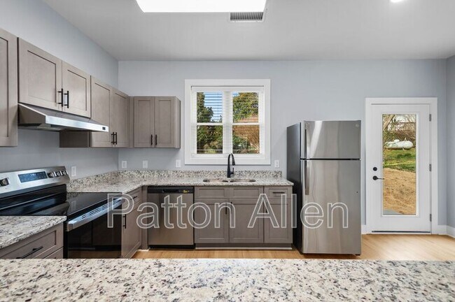 Building Photo - 22 Catawba Valley Ct