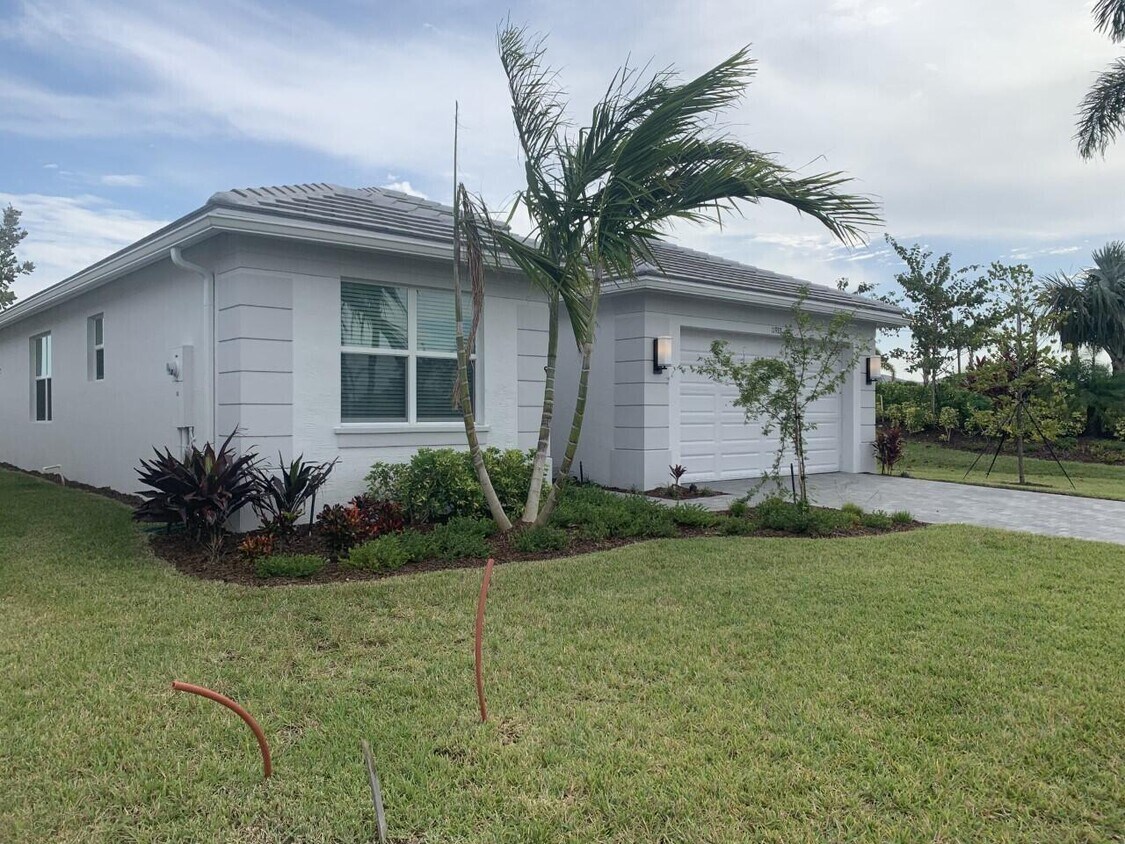Primary Photo - 11933 SW Poseidon Way