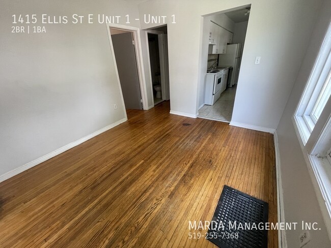 Photo du bâtiment - SPACIOUS 2BED/1BATH MAIN FLOOR UNIT IN WAL...