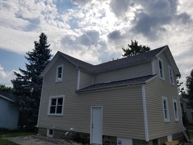 Building Photo - 537 S Toledo St