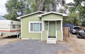 Building Photo - 811 8th Ave N Building Photo - 811 8th Ave N