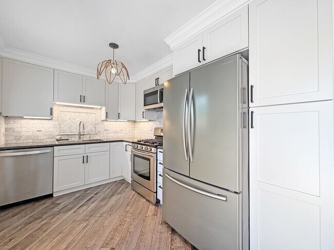 Building Photo - 3B/2BA with Private Patio & Atrium in Ocea...