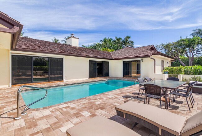 Foto del edificio - 575 N Lake Wy