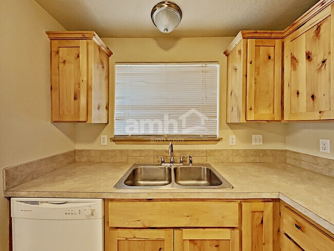 Foto del edificio - 2132 E Third Street