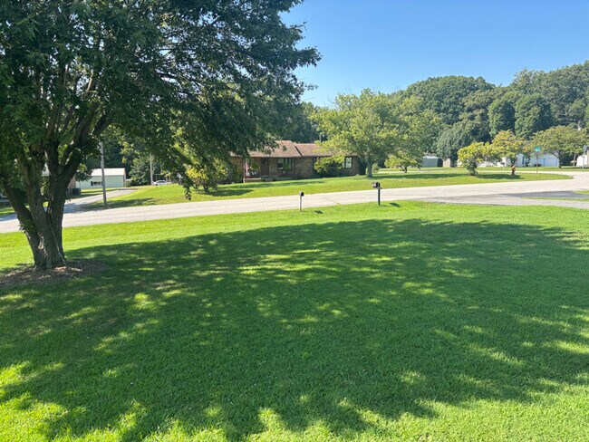 Foto del edificio - 638 Chitwood Dr