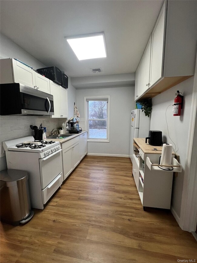 Building Photo - 40 Tyler Ave