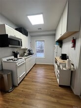 Building Photo - 40 Tyler Ave