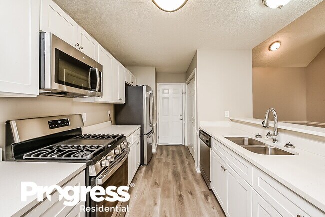 Building Photo - 327 Brookside Dr