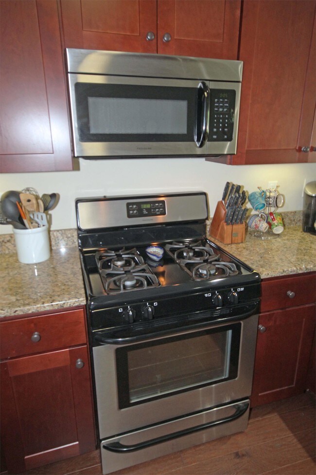 Foto del edificio - 36 Bay Springs Dr