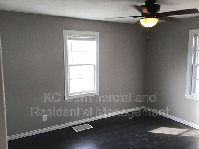 Foto del edificio - 9708 E 43rd St