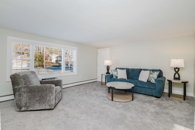 Building Photo - 484 Victory Hwy