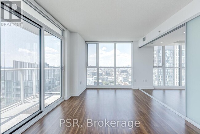 Photo du bâtiment - 85-4085 Queens Wharf Rd