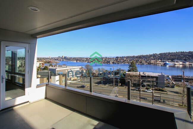 Foto del edificio - 2 BED & 2 BATH CONDO AVAILABLE FOR RENT