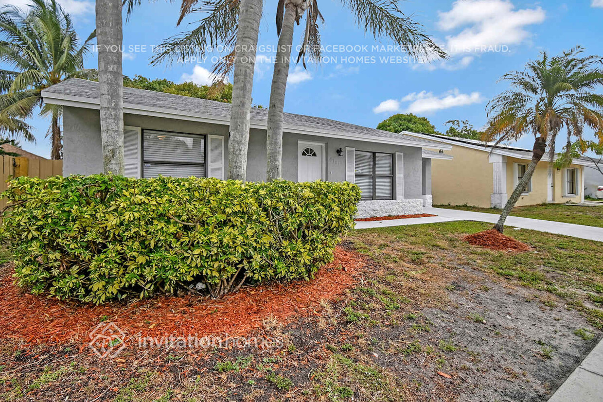 Primary Photo - 5986 Ithaca Cir W