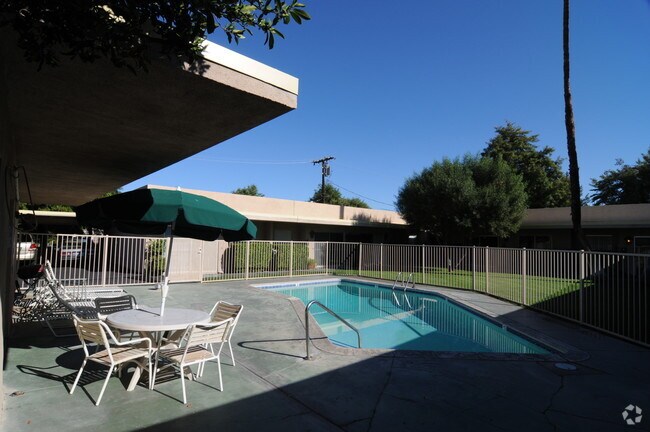 Foto del edificio - 45330 Ocotillo Dr