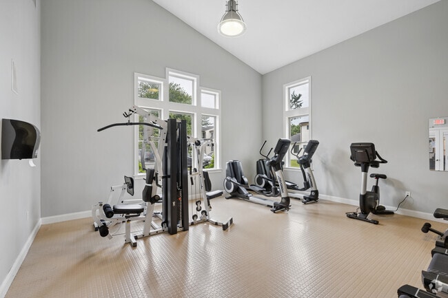 Centro de fitness Ángulo 2 - Hidden Brook Apartment Homes