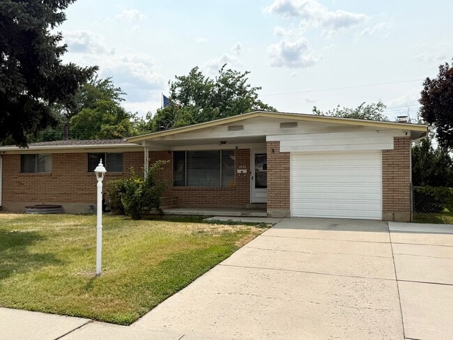 Photo - 6884 Bellavista Dr (Cottonwood Heights, UT) House