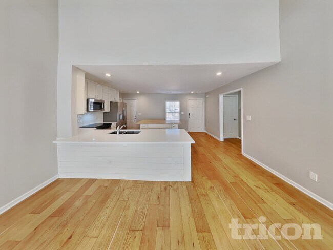 Foto del edificio - 4021 Deer Run Trce