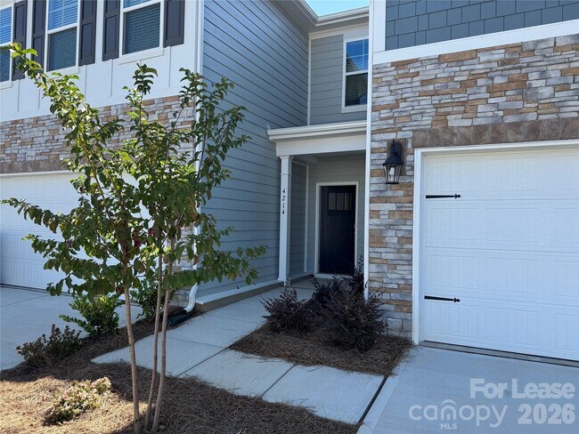 Foto del edificio - 4214 Steel Wy