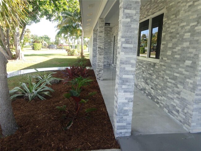 Building Photo - 1565 Thumb Point Dr