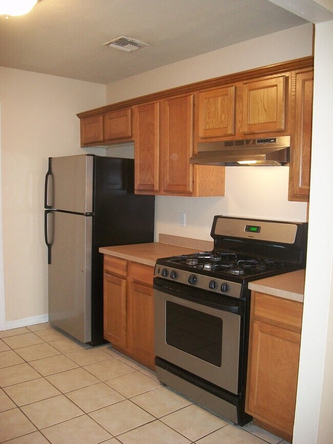 Foto del edificio - 3 Bed 2 Bath 2 Car Garage in College Park ...